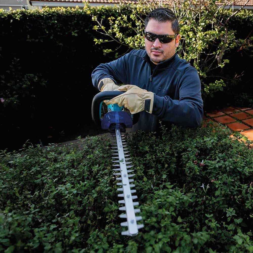 Makita XHU10Z 18V LXT 24 Lithium-Ion Cordless Hedge Trimmer - Image 5
