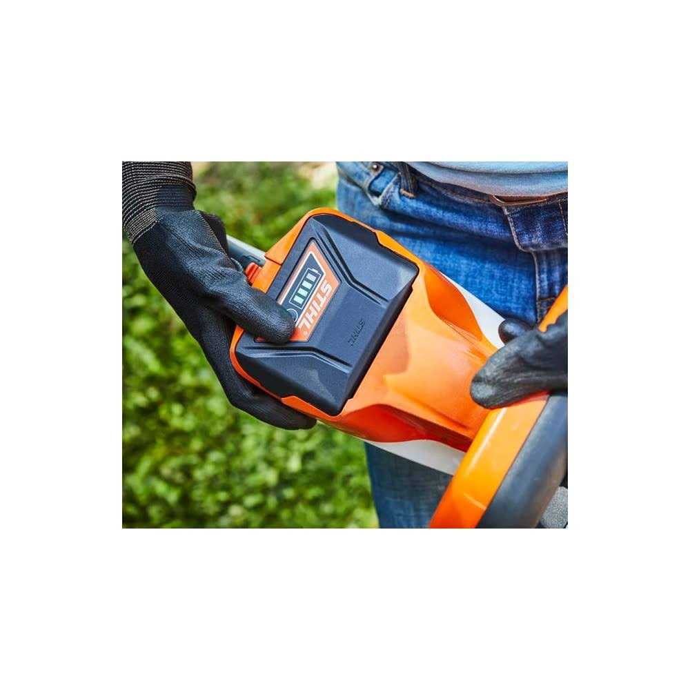 STIHL AK 30 Lithium-Ion Battery - Image 2
