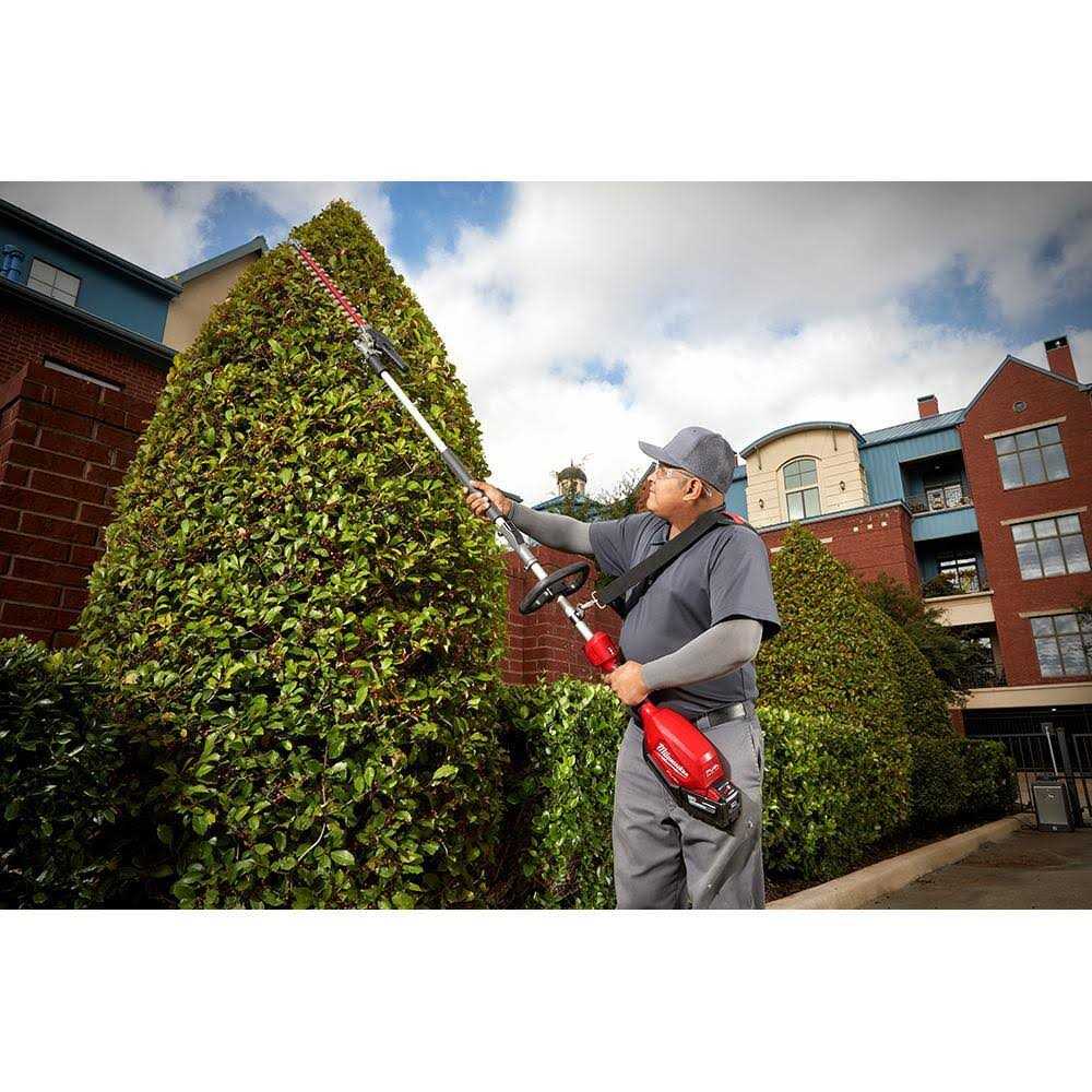 Milwaukee M18 FUEL 10 in. 18V Lithium-Ion Brushless Electric Cordless Pole Saw with M18 QUIK-LOK Hedge Trimmer Attachment - Image 5