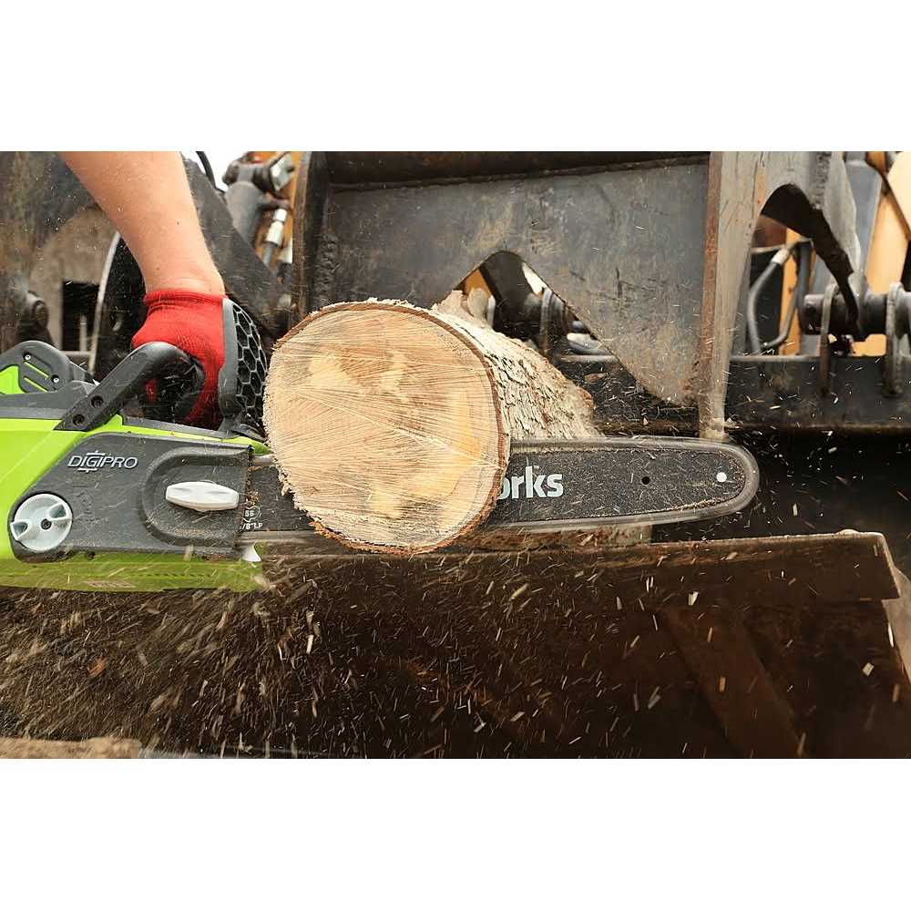 Greenworks 40V 16-inch Cordless Brushless Chainsaw 20322 - Image 3