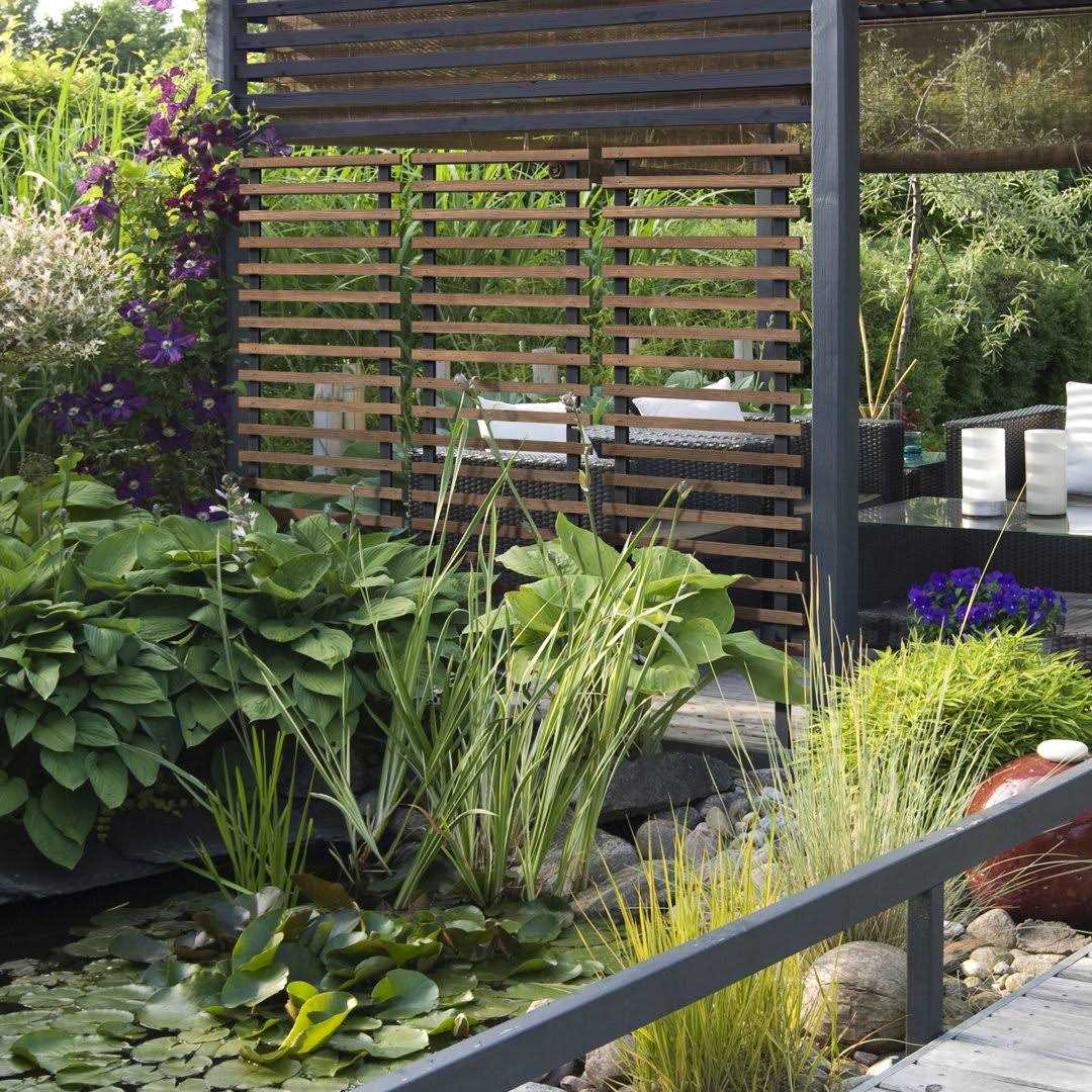 Outdoor Essentials Haven 72 in. Black and Walnut‐Tone Ladder Trellis - Image 2